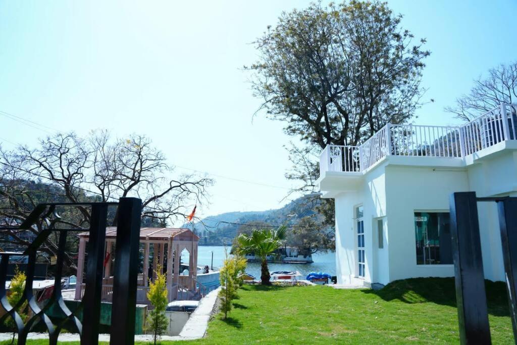 The Periwinkle Homestay Бхимтал Экстерьер фото